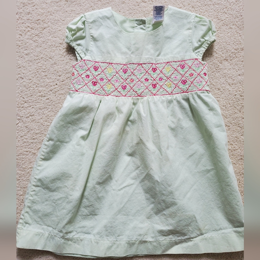 Old Navy Girls' Light Green and Pink Smocked/Embroidered Dress sz2T